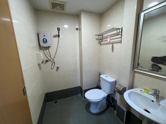 Bathroom 4, Hotel Crystal Villa, Hulu Langat