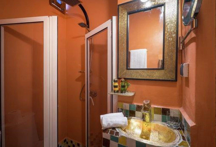 Bathroom, Janat Salam, Marrakech
