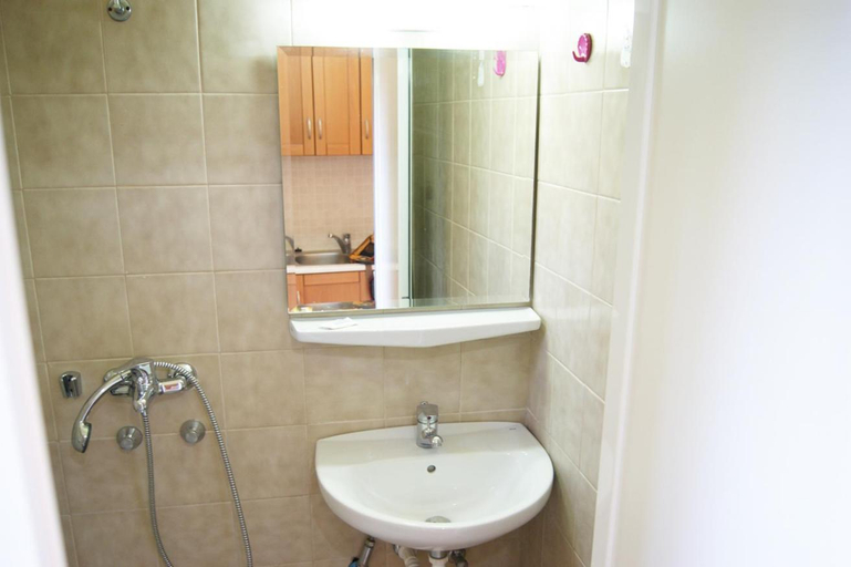 Bathroom, Diamanti Hotel, Central Greece