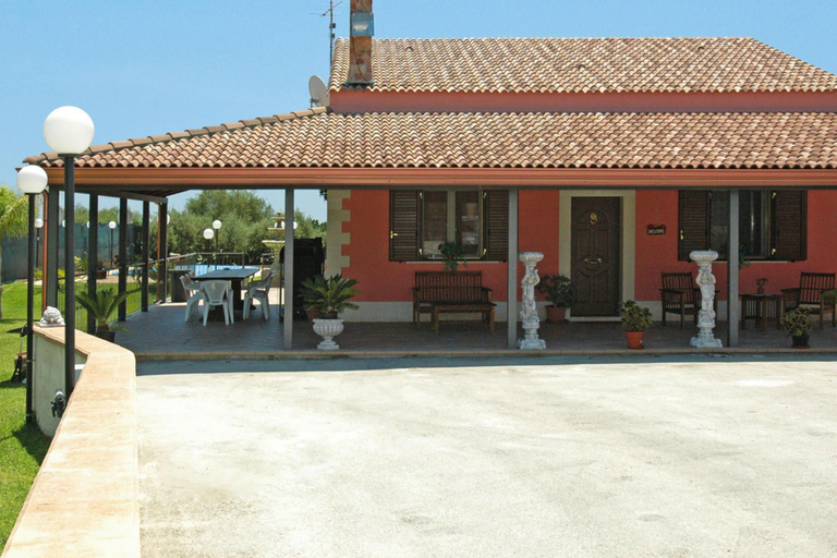 Others 2, Holiday Home Floridia with Pool near Beach, Syracuse