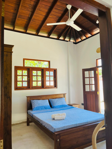 Others 3, whitecottagegalle, Galle Four Gravets