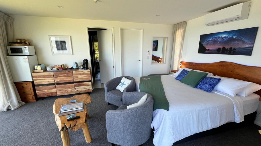 Others 4, View With A Room NZ - Boutique Beachfront Accommodation on the Great Coast Road, Grey