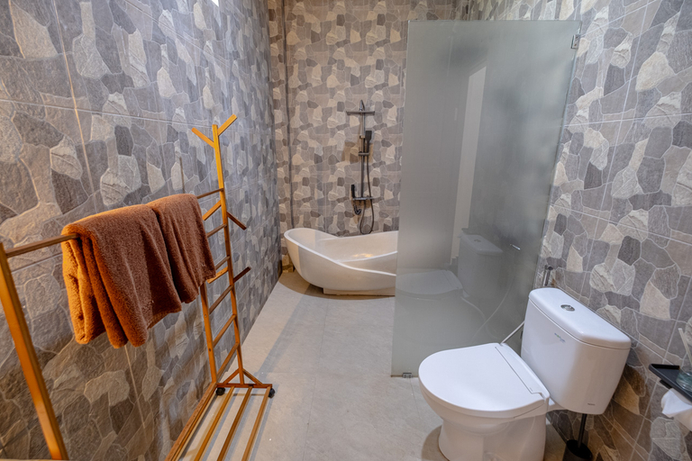 Bathroom 4, Villa Santru, Gianyar