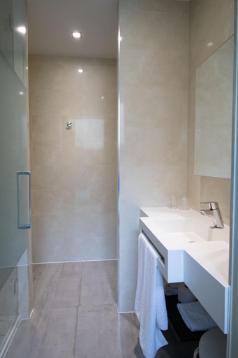 Bathroom 4, Ele Route 42, Toledo