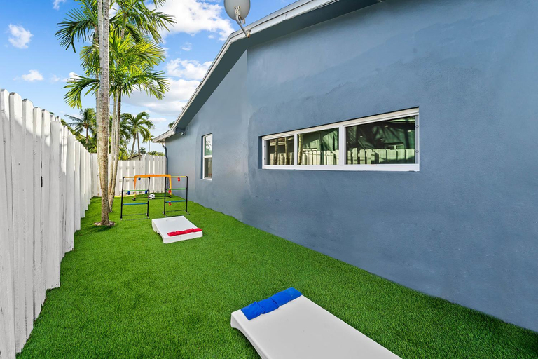 Others 5, Peaceful 5BR -Waterway Views Private Heated Pool, Broward