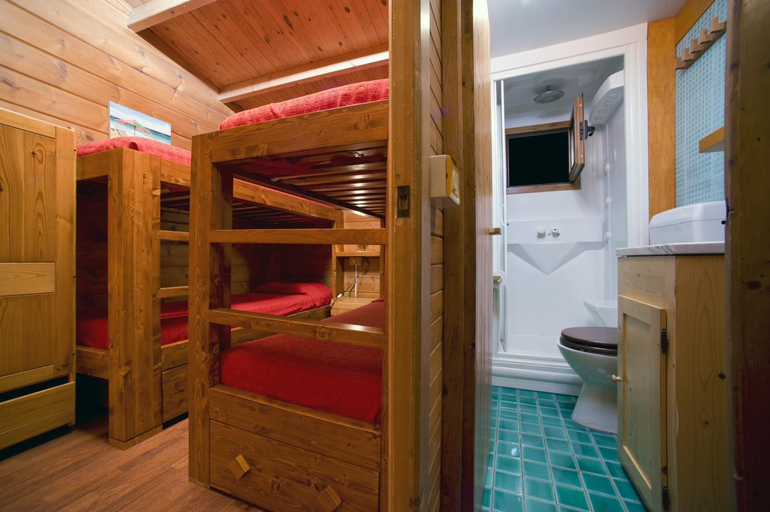 Bedroom 3, Camping Porto Sosalinos, Nuoro