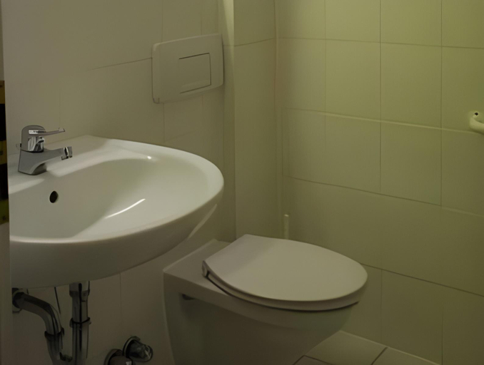 Bathroom 2, Hotel Lauer, Main-Kinzig-Kreis