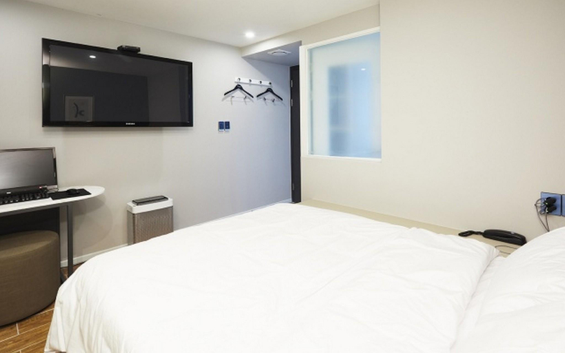 Bedroom 2, No.25 Suyu branch, Gangbuk