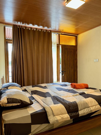 Bedroom 4, Sleepy Raccoon Hostel, Bantul