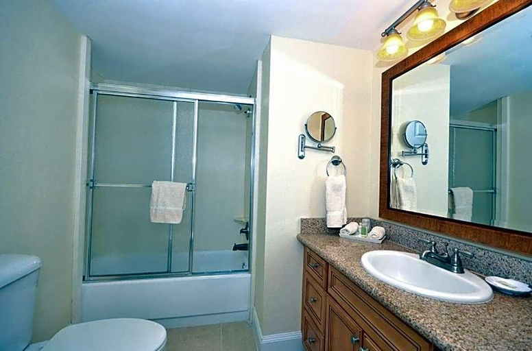 Bathroom 5, Fort Lauderdale Beach Resort, Broward