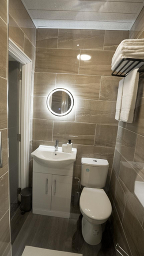 Bathroom 3, LuxuryInn, Walsall
