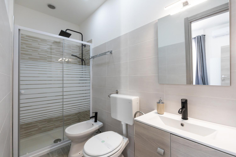 Bathroom 2, Residenza De Vita, Vibo Valentia