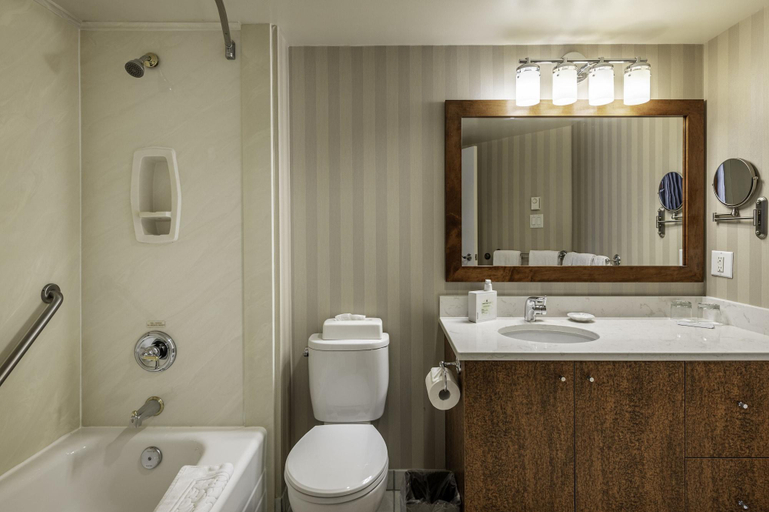Bathroom 3, Victoria Regent Waterfront Hotel & Suites, Greater Victoria