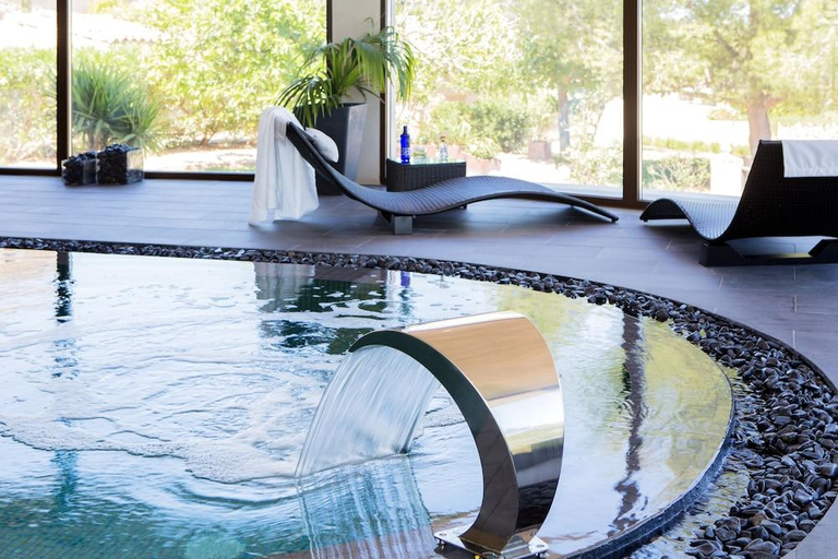 Sport & Beauty 2, Casa Font i Roig, Baleares