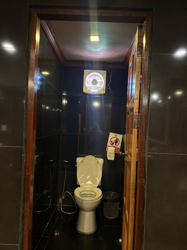 Bathroom 2, Chang Hostel Patong Phuket, Pulau Phuket
