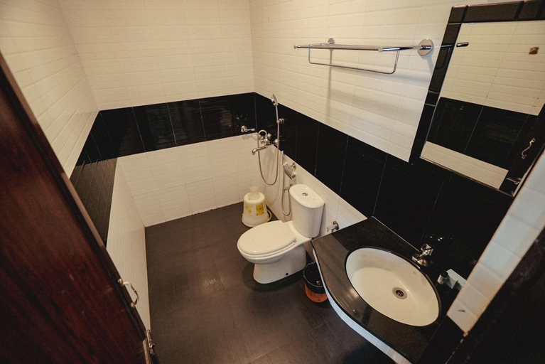 Bathroom 3, Clafouti Beach Resort - A seafacing Resort, Thiruvananthapuram