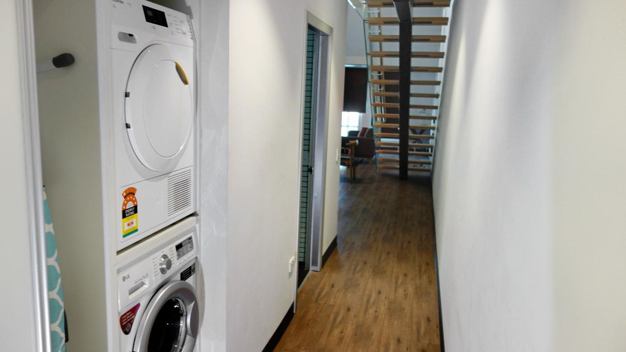 Bathroom 4, Semaphore Splash Apartments, Adelaide