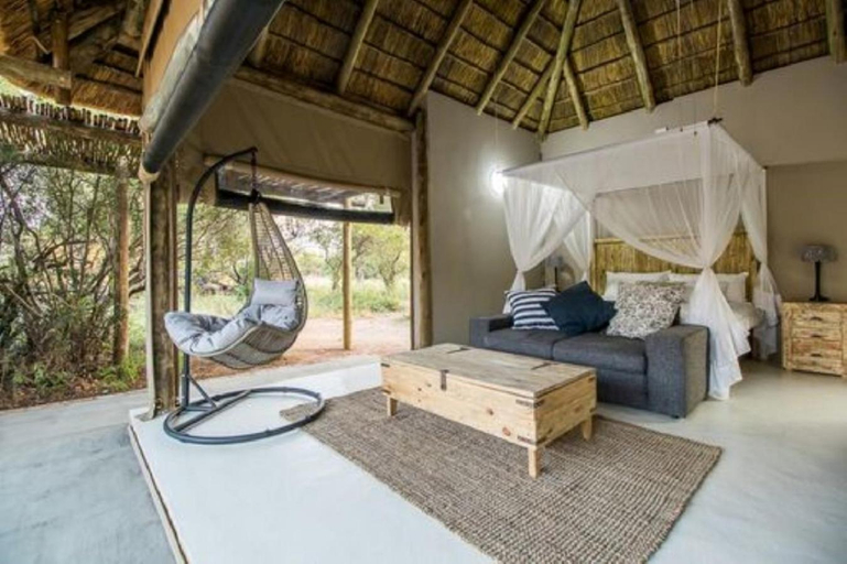 Bedroom 2, LookOut Safari Lodge, City of Tshwane