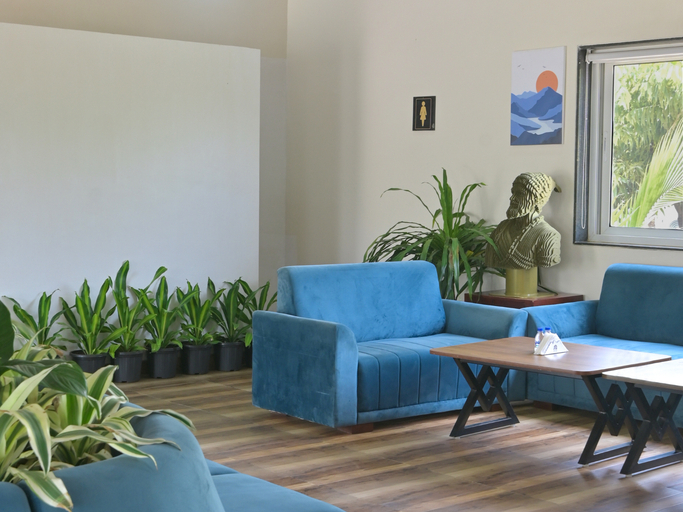 Public Area, Elegant Waterfront Resort, Pune
