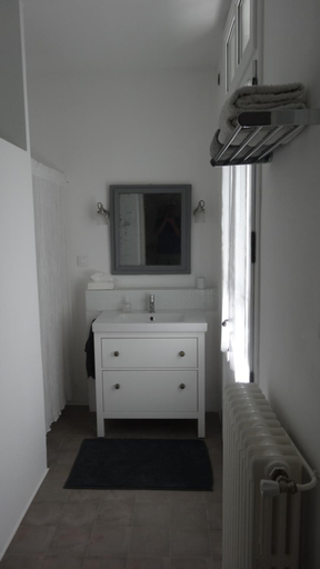 Bathroom, Chambre cote jardin, Gard
