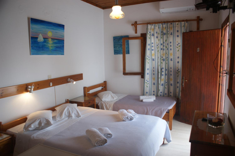 Bedroom 4, Hotel Eleftheria, South Aegean