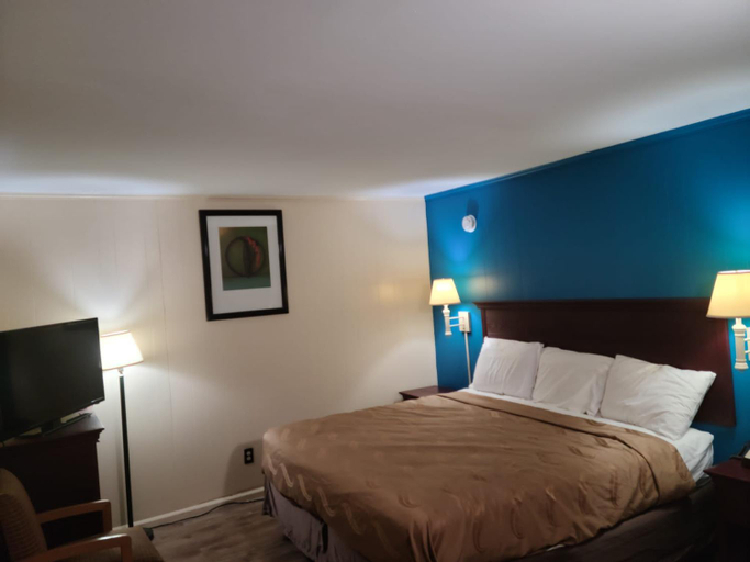 Others 5, Etown Motel, Hardin