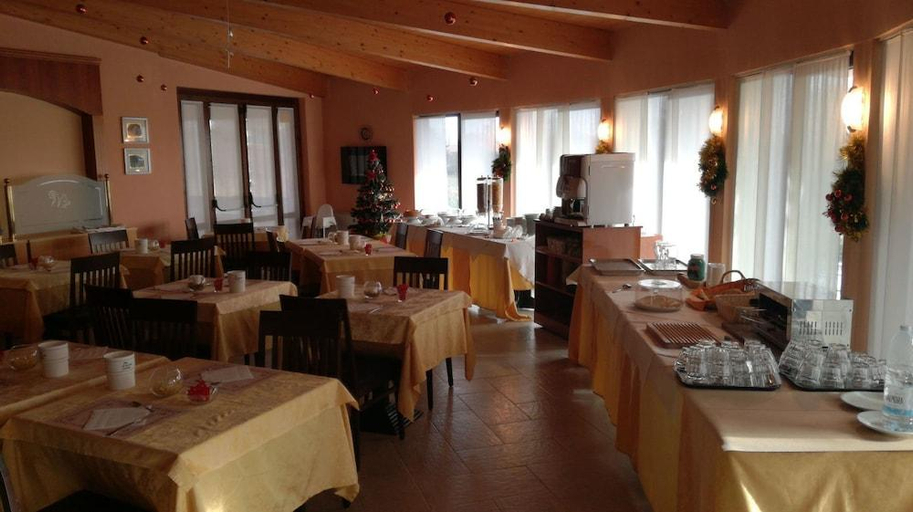 Food & Drinks 3, Lo Scoiattolo, Novara