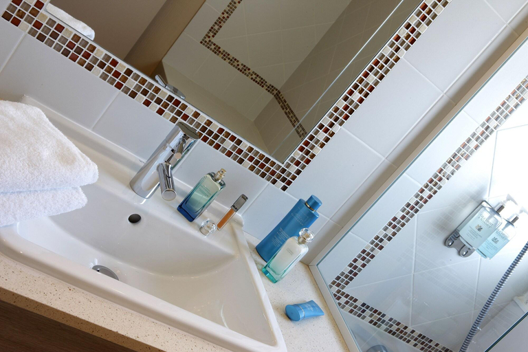 Bathroom 4, La Réserve, Pyrénées-Atlantiques