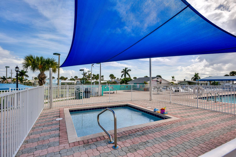 Sport & Beauty 2, Waterfront Nettles Island Beach House: Pool Access, Saint Lucie