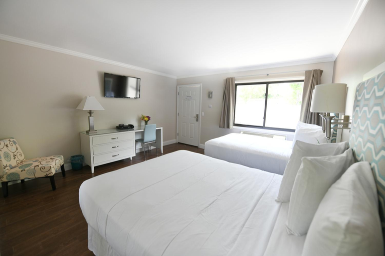 Bedroom 2, Bayview Resort, Suffolk