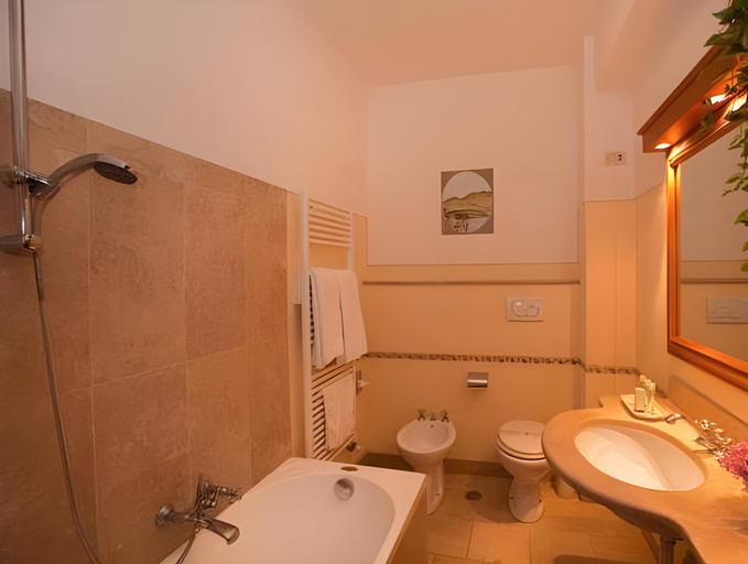 Bathroom 3, Relais La Fattoria, Perugia