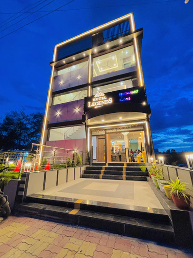 Exterior & Views