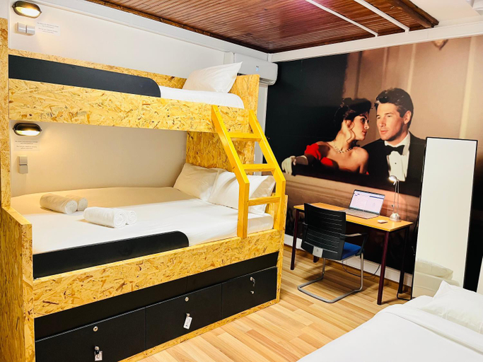 Bedroom 2, RockSchoolHostel, Lagos