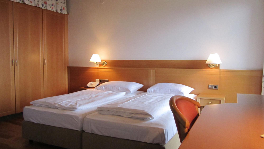 Bedroom 2, Hotel Schone Aussicht, Salzburg