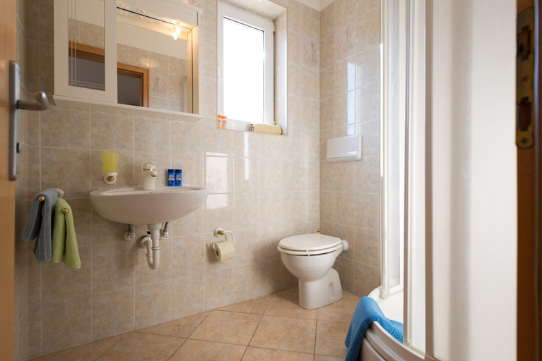 Bathroom 3, Apartments Vila AS, Bol