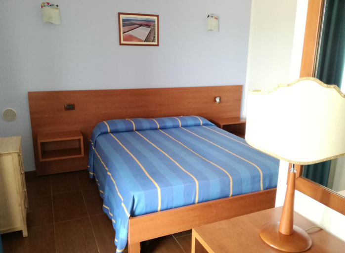 Bedroom 3, Residence Bandiera Gialla, Barletta-Andria-Trani