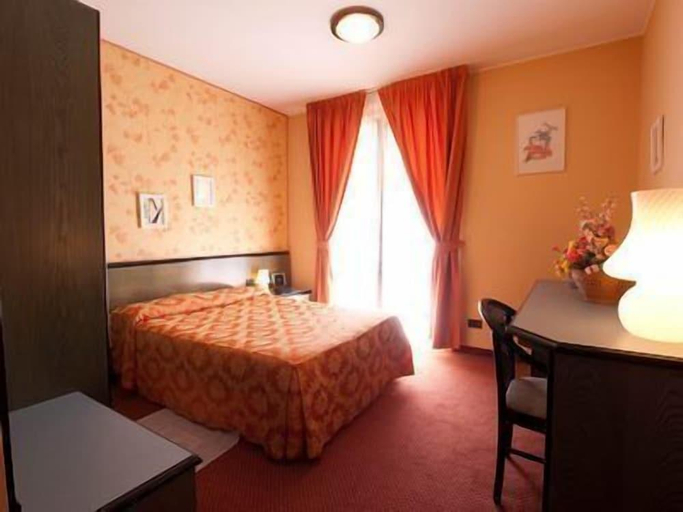 Bedroom 2, Hotel Lo Scoiattolo, Novara