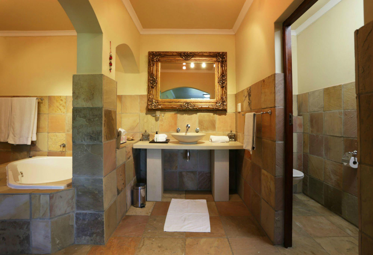 Bathroom 5, Shangri-La Manor, Eden