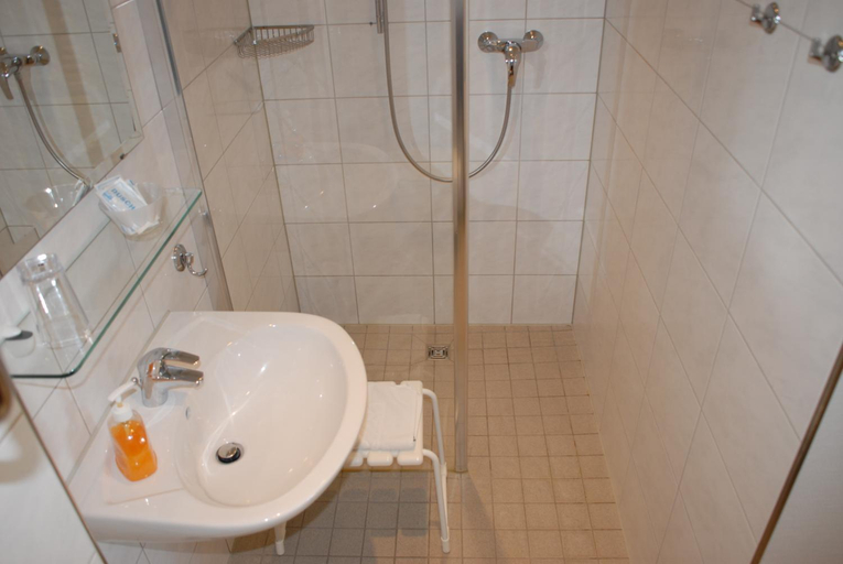 Bathroom 3, Gasthof Brinkmeier, Soest