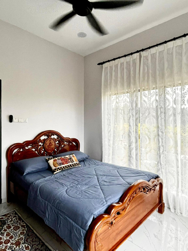 Bedroom 3, Villa Kamila, Mersing