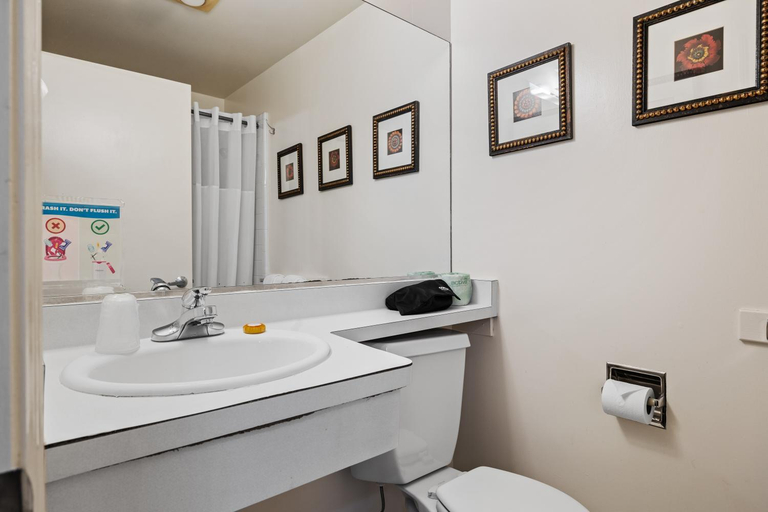 Bathroom 5, Fitzgerald, San Francisco