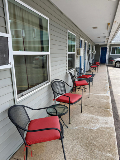 Others 5, Huron Inn, Mackinac