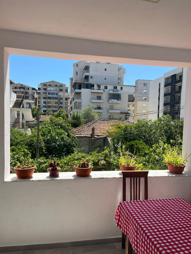 Others 5, Vila Bella, Durrësit