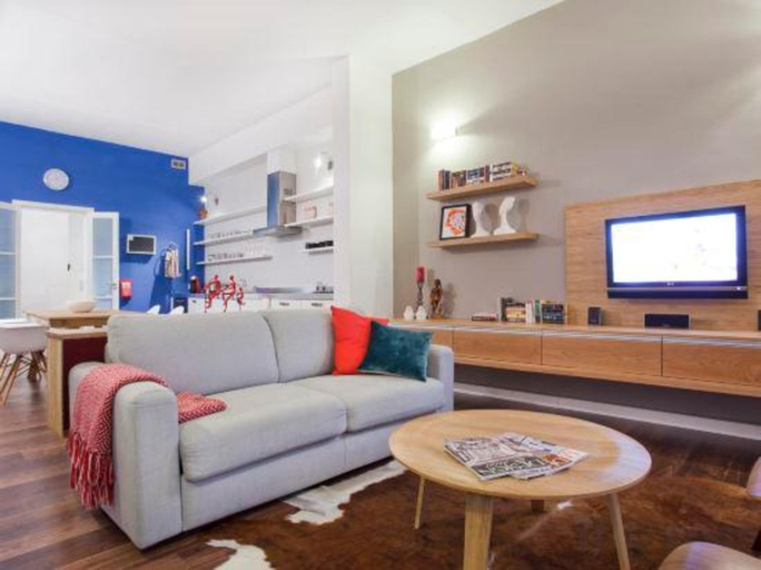 Others, Premium Design Central Suite