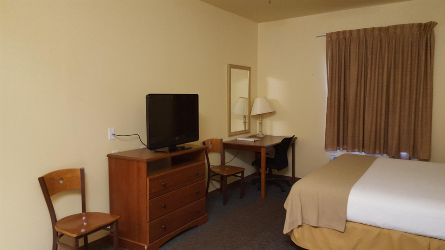 Bedroom 4, Days Inn by Wyndham Plainview Texas, Hale