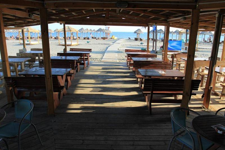 Others 3, 500 Meters from Grate Beach-Apartment yelow