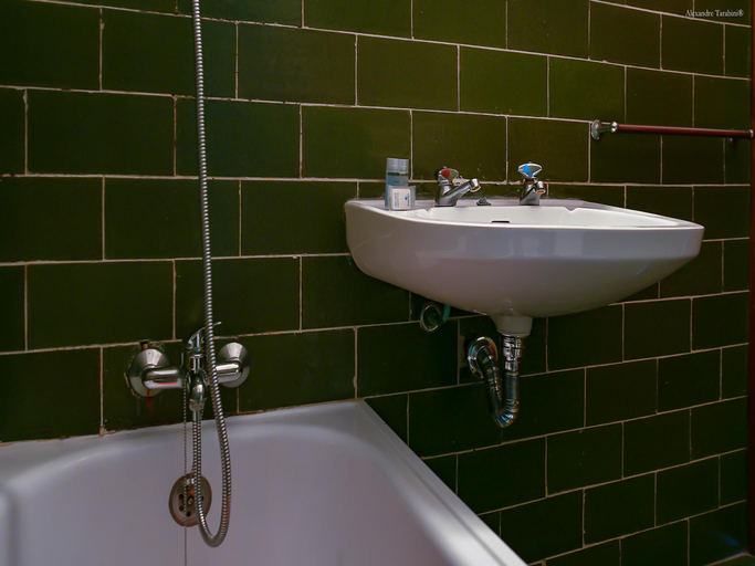 Bathroom 2, A06 - Seaview 1 Bed Apartment, Lagos