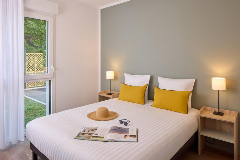 Bedroom 5, Quality Aparthotel Ploërmel, Morbihan
