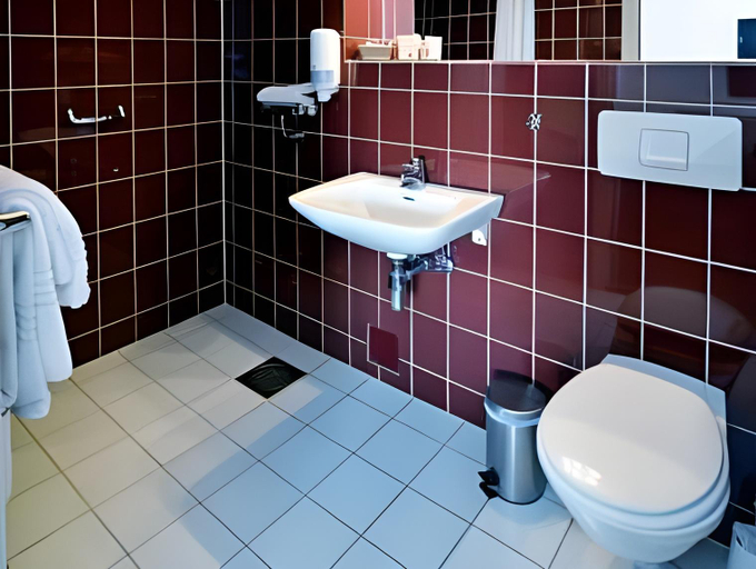 Bathroom 4, Kronen Gaard Hotel, Sandnes
