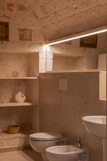 Bathroom 2, Trulli del conte Luxury Holiday, Bari